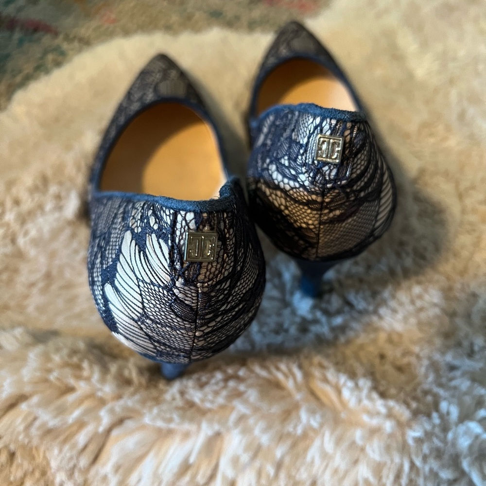 Ivanka trump lace heels - Picture 2 of 5